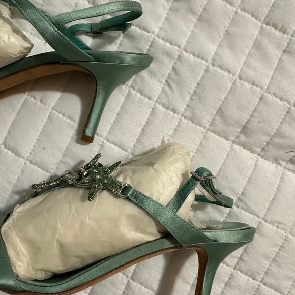 Alberta Ferretti satin sandal with embellished starfish - Picture 5 of 9